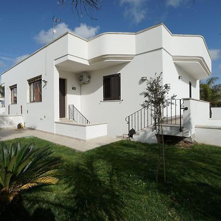 Villa Chiara Леверано Екстериор снимка